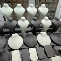 دکور mdf ‌مغازه مانکن در حد نو