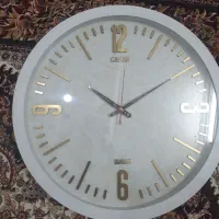 ساعت دیواری رنگ خاص وخوشگل نونوبدون استفاده