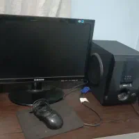 کامپیوتر در حد نو با کیبرد با بلند گو کیس همه سالم