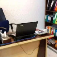 استخدام اپراتور کار با پرینتر کارمند همکار