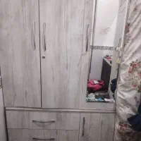 کمد. تخت خواب با پاتختی