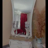 آینه و کنسول با شمعدان و بوفه