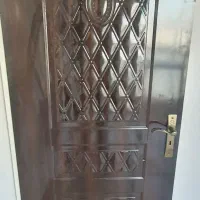 در چوبی با دستگیره