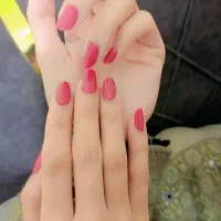 خدمات کاشت ناخن