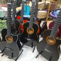 گیتار مناسب تمرین با مدیریت استاد موسیقی