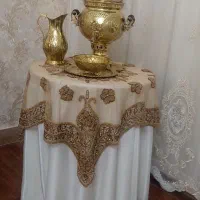 سماور برنجی با رومیزی ومیز خاطره|سماور، چایساز، قهوهساز|زنجان, |دیوار