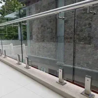 طراحی و اجرای شیشه سکوریت وسازه های شیشه ای|خدمات پیشه و مهارت|نورآباد, |دیوار