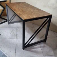 میز و کتابخونه