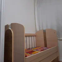 تخت کودک با تشک|تخت و صندلی بچه|قم, زنبیل آباد|دیوار