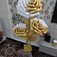 (((فروش دو عدد گل رز بزرگ کنار سالنی|گل مصنوعی|کرمان, |دیوار