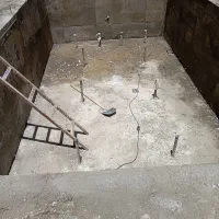 بتن ریزی دستی وآلماتور بندی درکل کرج