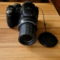 یک عدد دوربین فوجی فیلم fine pix s4500