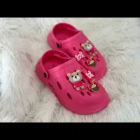 مقداری دمپایی به قیمت فاکتور جمله ای