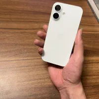 گوشی ایفون 16 باتری 99% نو کم کار