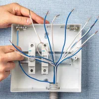 برقکار، برق کار ، سیم کش،سیم کشی ،رفع اتصالی