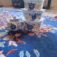 سه‌عدد‌قابلمه‌گل‌پنبه‌ای‌یک‌قوری‌