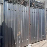 درب باغی و حیاطی در ویلا سنتی، فرفورژه