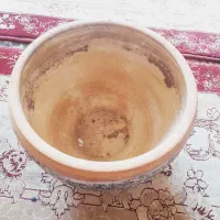 فروش یک عدد گلدان سفالی گرد مدل دار