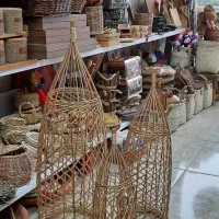 جای شمعی کنار سالنی