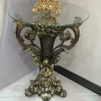 میز کنار سالنی