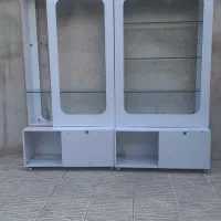 ویترین مغازه کتاب خانه