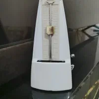 مترو نوم مکانیکی زنگ دار