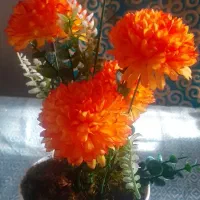 گل مصنوعی با گلدان