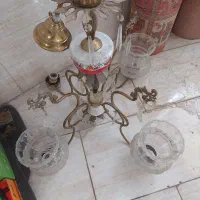 لوسترقدیمی وپایه کناراینه