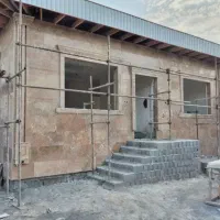 کارگر کاشی کاری سنگ کاری