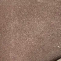 موکت تمیز رنگ قهوه ای