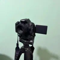 دوربین کَنون 700D به همراه لنز فیکس 50|دوربین عکاسی و فیلم‌برداری|همدان, |دیوار