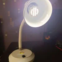 چراغ مطالعه / چراغ کاملا سالم و پر نور