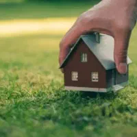 زمین مسکونی