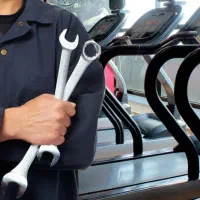 نیازمند نیرو در کارگاه تولید تجهیزات ورزشی