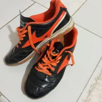 کفش سالنی بسیار سالم