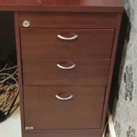 میز اداری و کمد