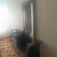 دراور و آیینه قدی