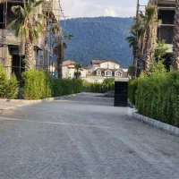 زمین داخل بافت  با مدارک شسته رفته