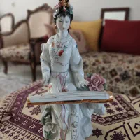 مجسمه زن چینی کاملا سالم