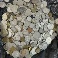 مقداری سکه شاهی وجمهوری