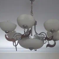 ۴عدد لوستر به علت کم بود جا زیر قیمت