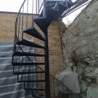 جوشکاری و آهنگری درب و پنجره و نرده حفاظ پله