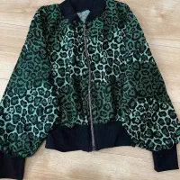 بامبر لیا|لباس|لاهیجان, شیشه گران|دیوار