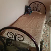 تخت فلزی با تشک سالم