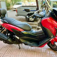 Nmax قرمز