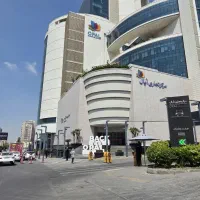 فروشنده دوچرخه و لوازم جانبی