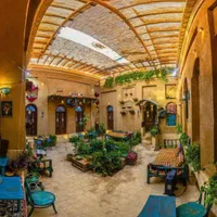 اقامتگاه عمارت هشت