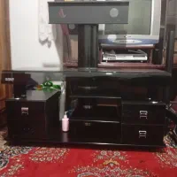 تلویزیون. میز ال سی دی