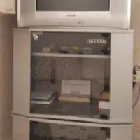 تلویزیون و میز زیرتلویزیون