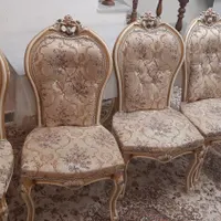 میز غذا خوری ۴ نفره و یک عدد میز سه گوش|میز و صندلی غذاخوری|ابهر, |دیوار